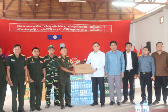 Prime Minister Visits Agricultural Production Base in Mounlapamok District